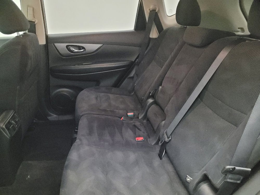 Used 2016 Nissan Rogue S image 18