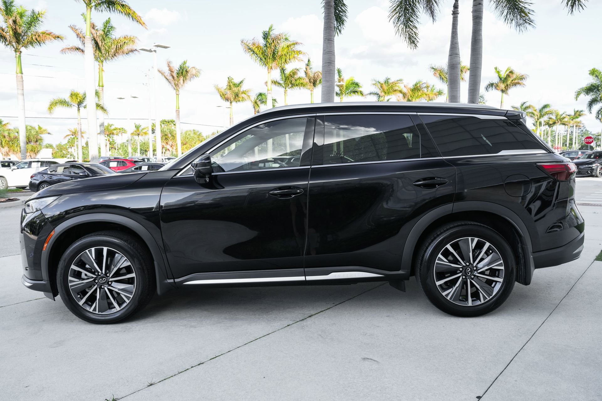 Certified 2026 INFINITI QX60 Luxe w/ Cargo Package FWD image 21