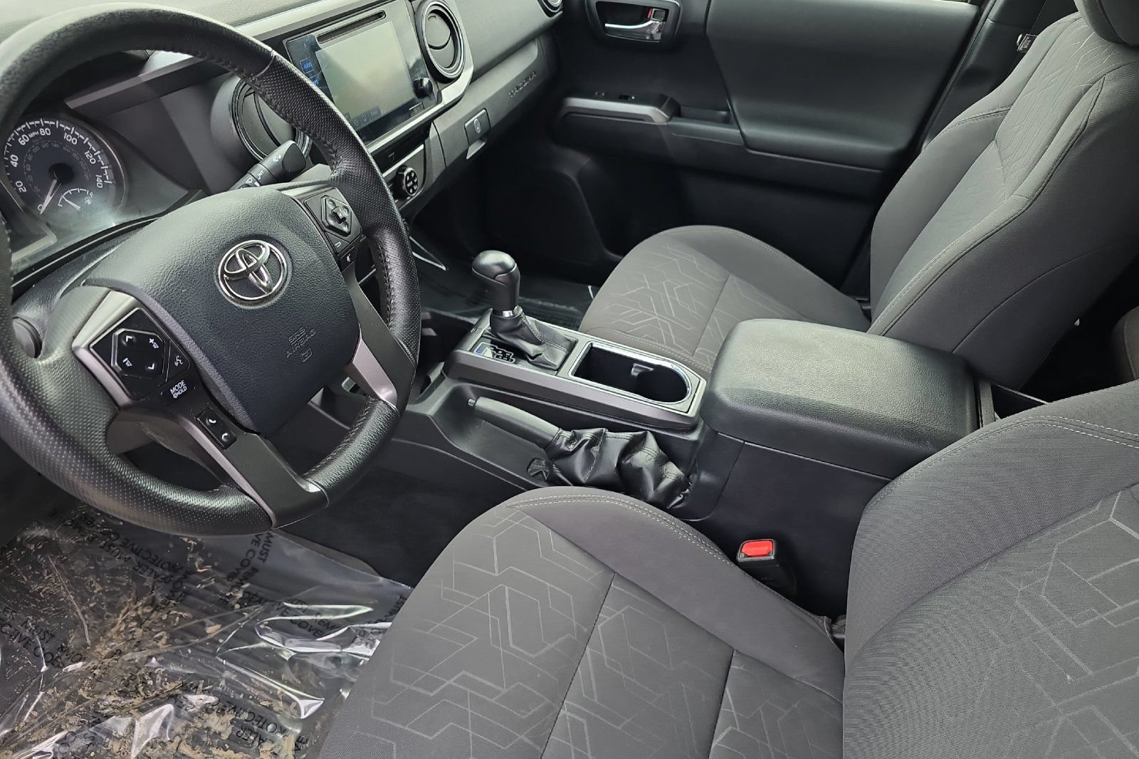 Used 2017 Toyota Tacoma TRD Off-Road w/ Tow Package (A/T) AWD/4WD image 7