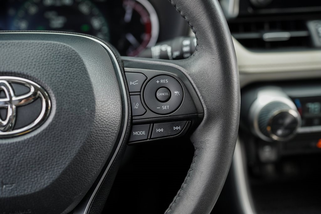 Used 2023 Toyota RAV4 XLE Premium image 29