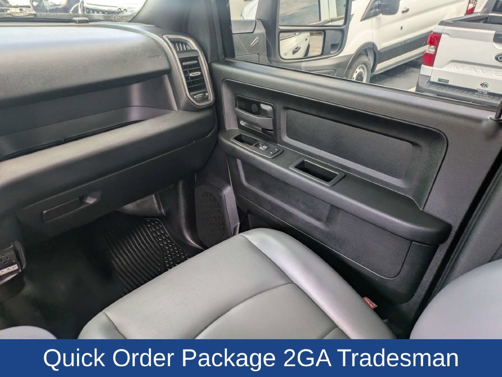 Used 2023 RAM 2500 Tradesman w/ Chrome Appearance Group AWD/4WD image 17