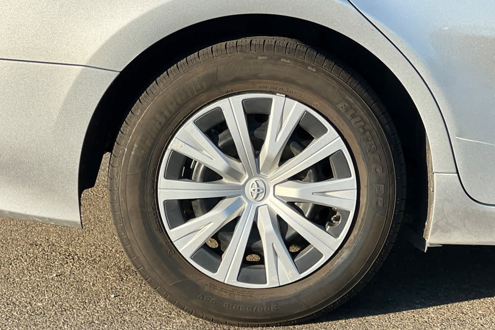 Used 2021 Toyota Camry LE w/ Cold Weather Package FWD image 20