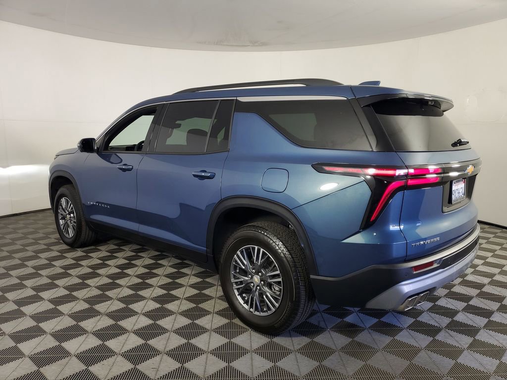 Used 2026 Chevrolet Traverse LT w/ Driver Confidence Package image 6