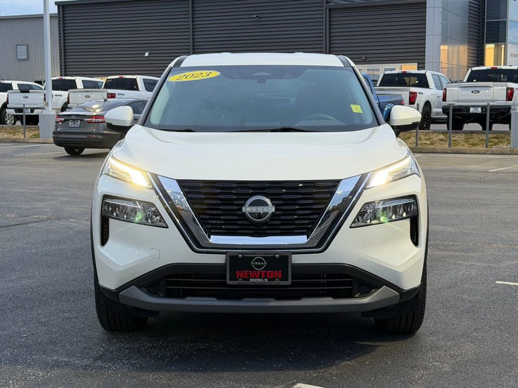 Used 2023 Nissan Rogue SV image 10