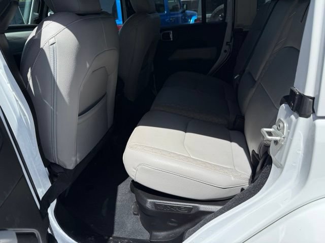 Used 2023 Jeep Wrangler Unlimited Sahara AWD/4WD image 12