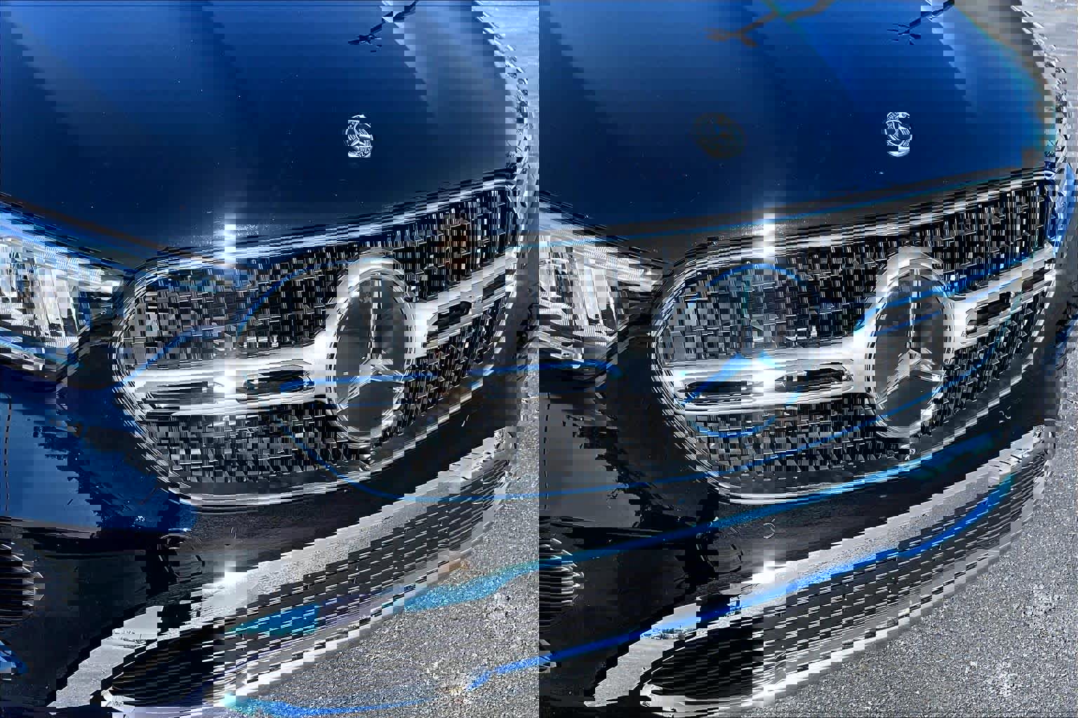 Used 2025 Mercedes-Benz GLC 300 4MATIC image 30