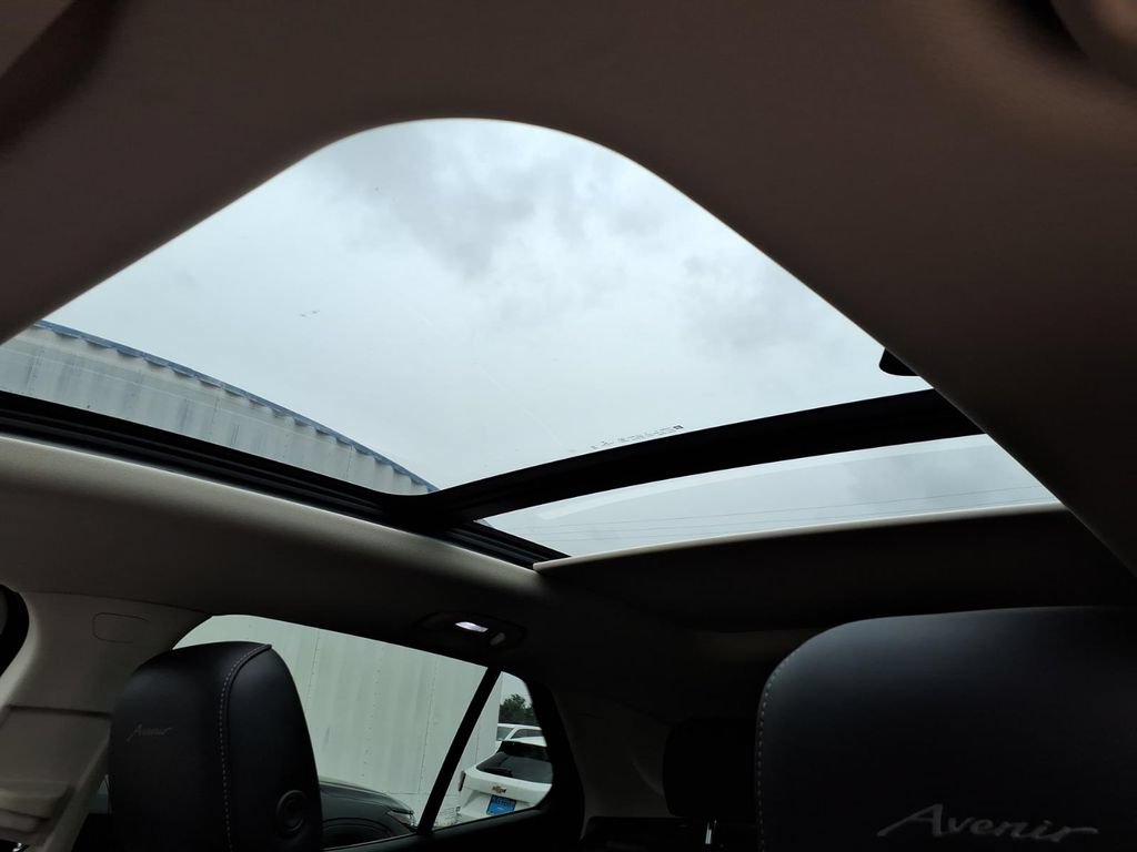 Used 2023 Buick Envision Avenir FWD image 12