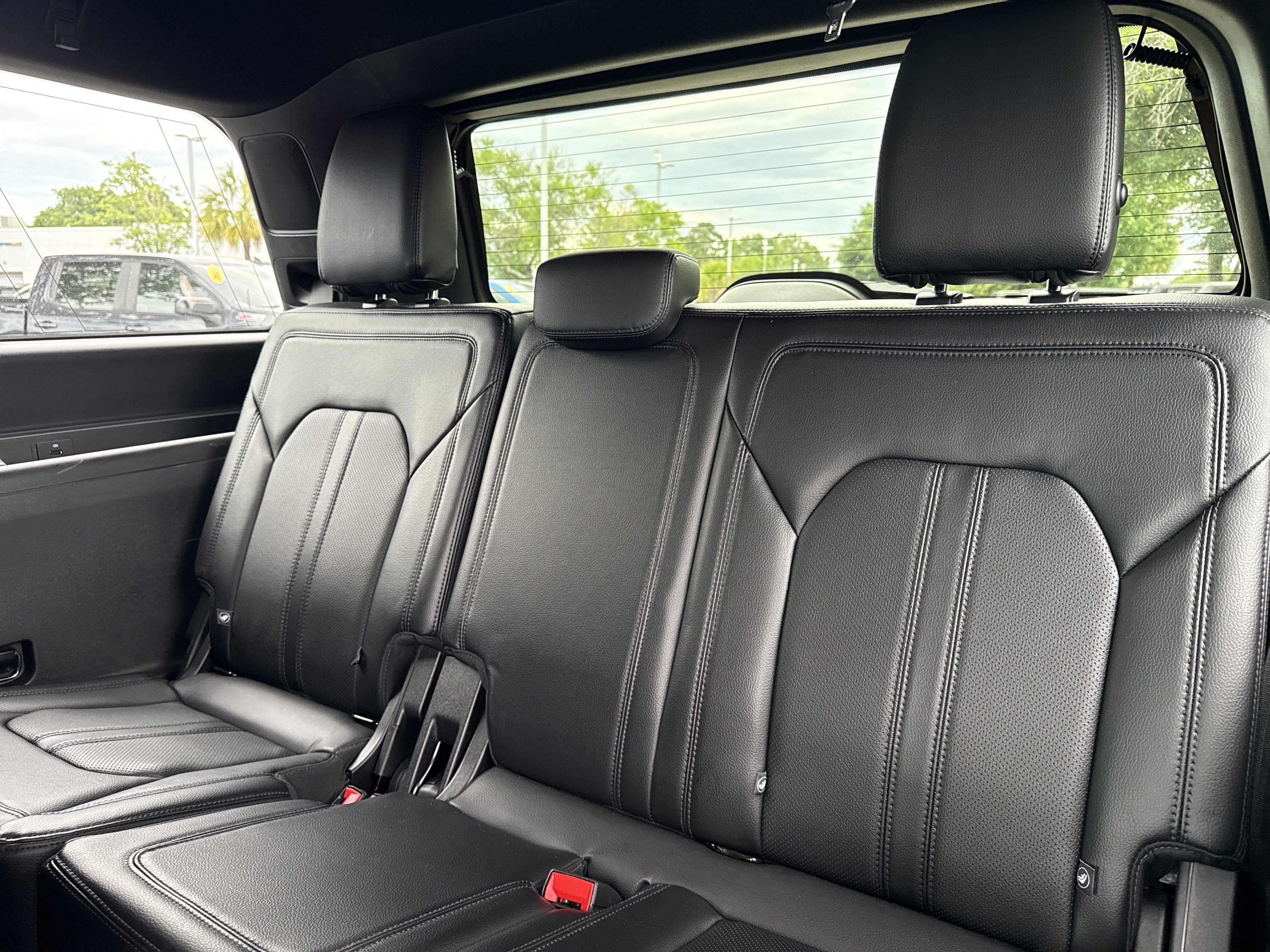 Used 2019 Ford Expedition Limited w/ Driver Assistance Package RWD image 31