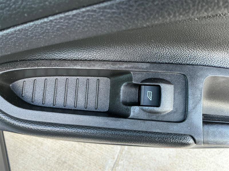 Used 2014 Ford Escape S FWD image 27