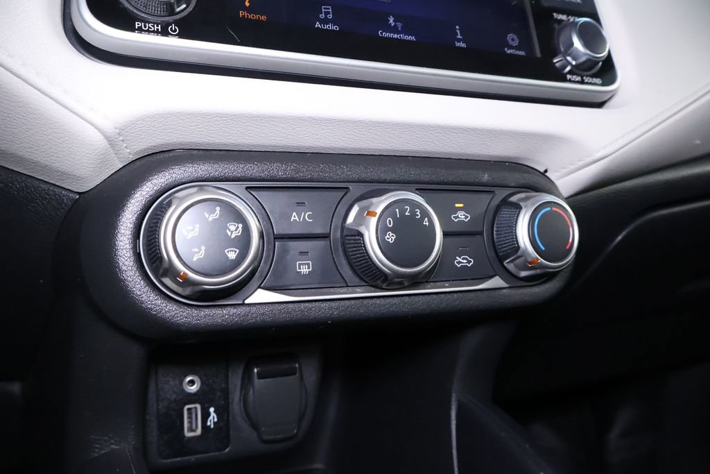 Used 2021 Nissan Versa SV image 26