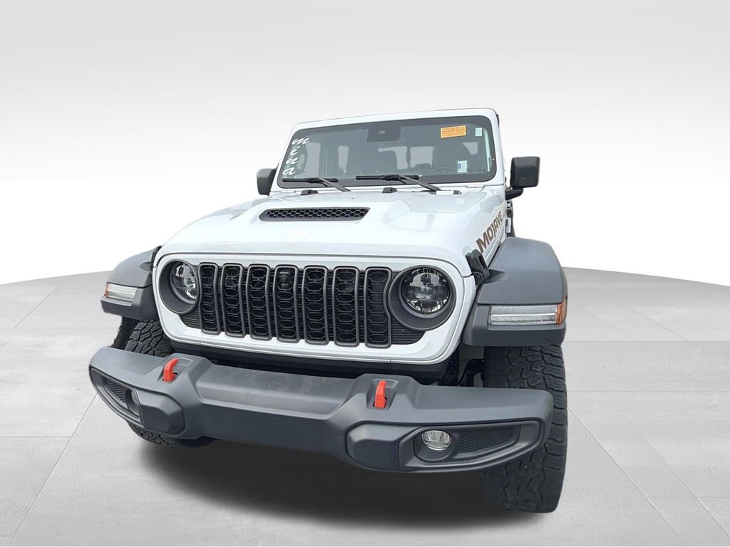 Used 2024 Jeep Gladiator Mojave w/ Technology Group AWD/4WD image 5