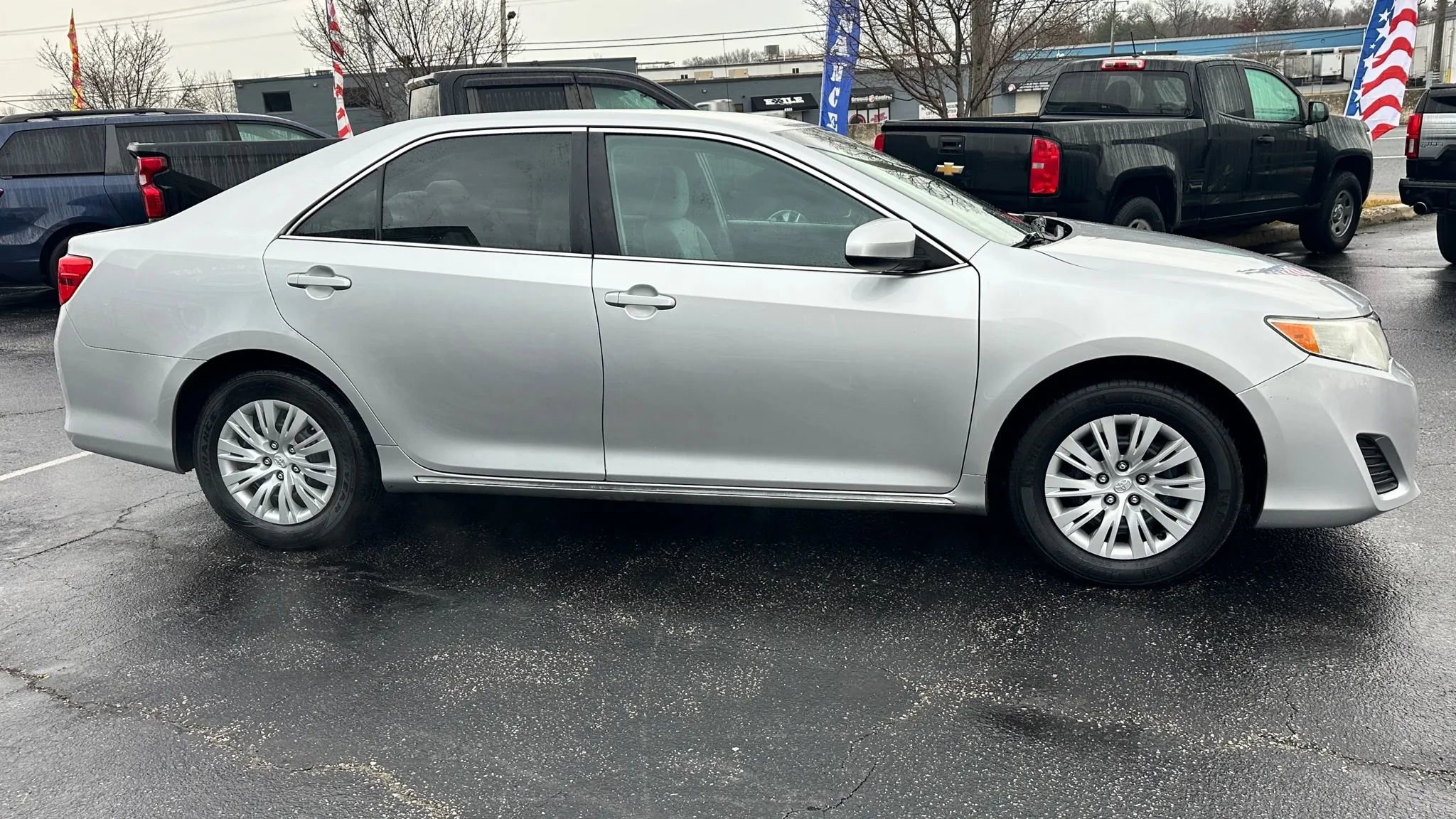 Used 2013 Toyota Camry LE image 5