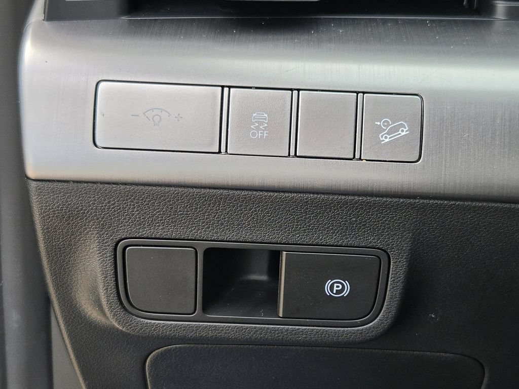 Used 2025 Hyundai Kona SEL AWD/4WD image 24