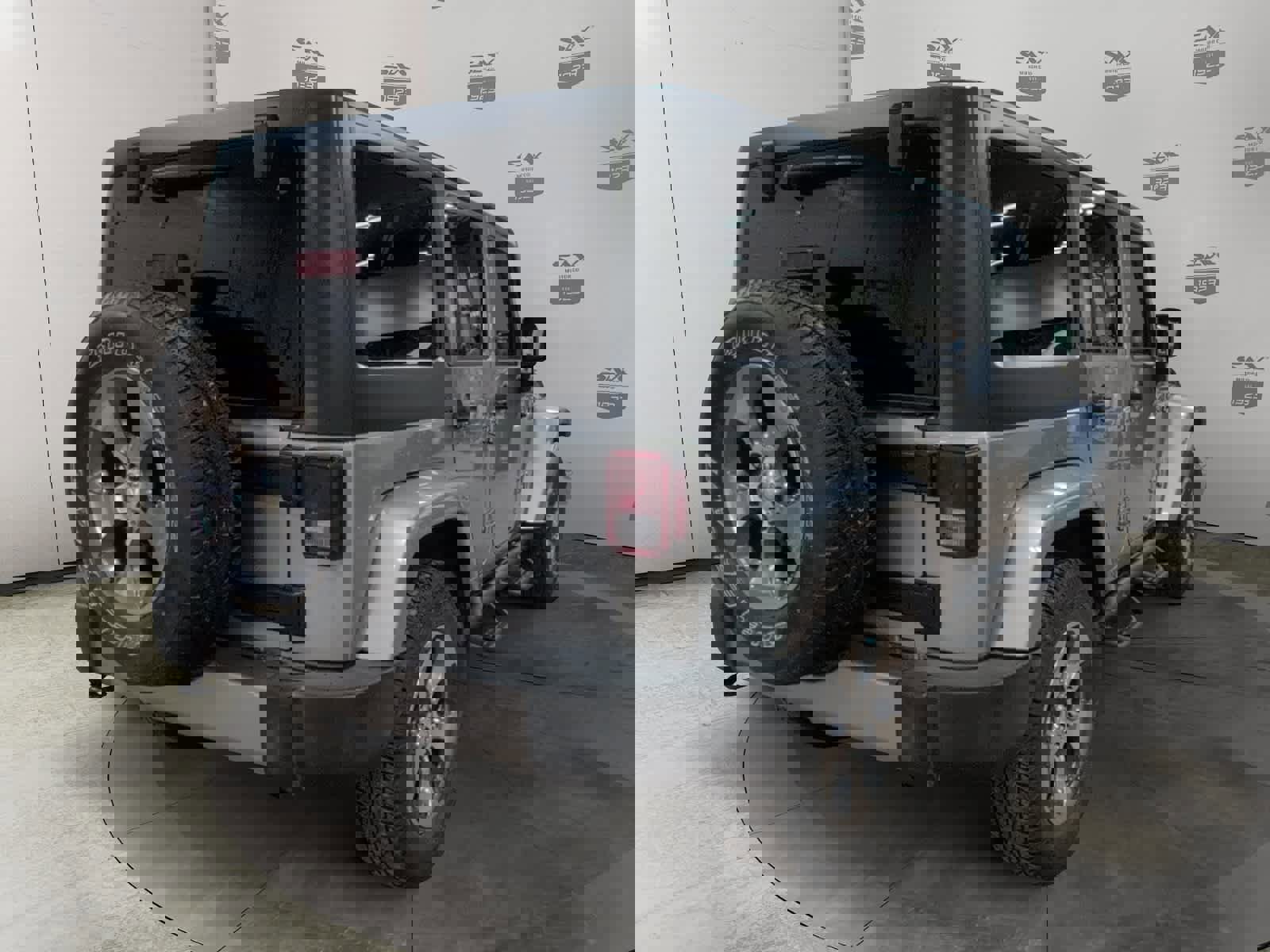 Used 2016 Jeep Wrangler Unlimited Sahara image 5