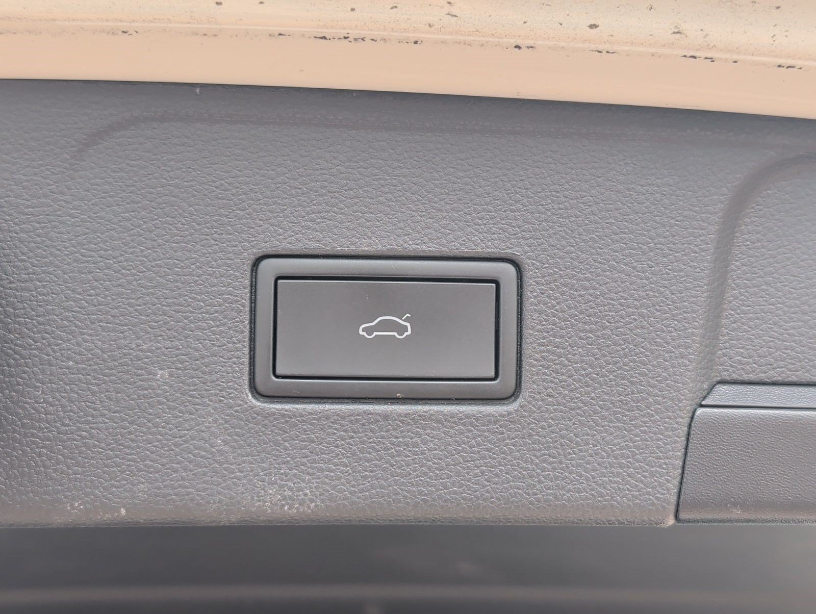 Used 2023 Volkswagen Atlas SE w/ Panoramic Sunroof Package FWD image 29