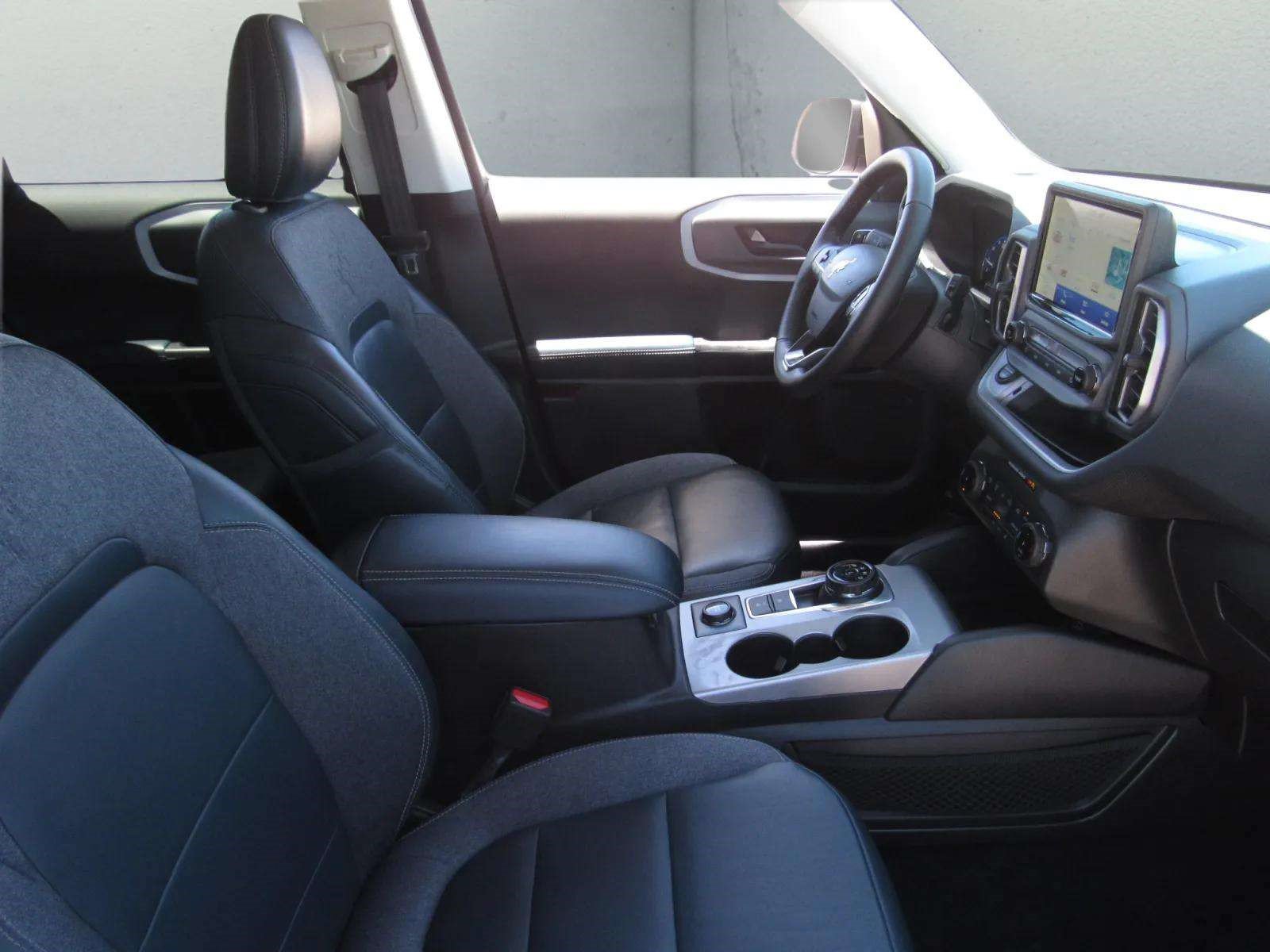 Used 2023 Ford Bronco Sport Outer Banks w/ Tech Package AWD/4WD image 8