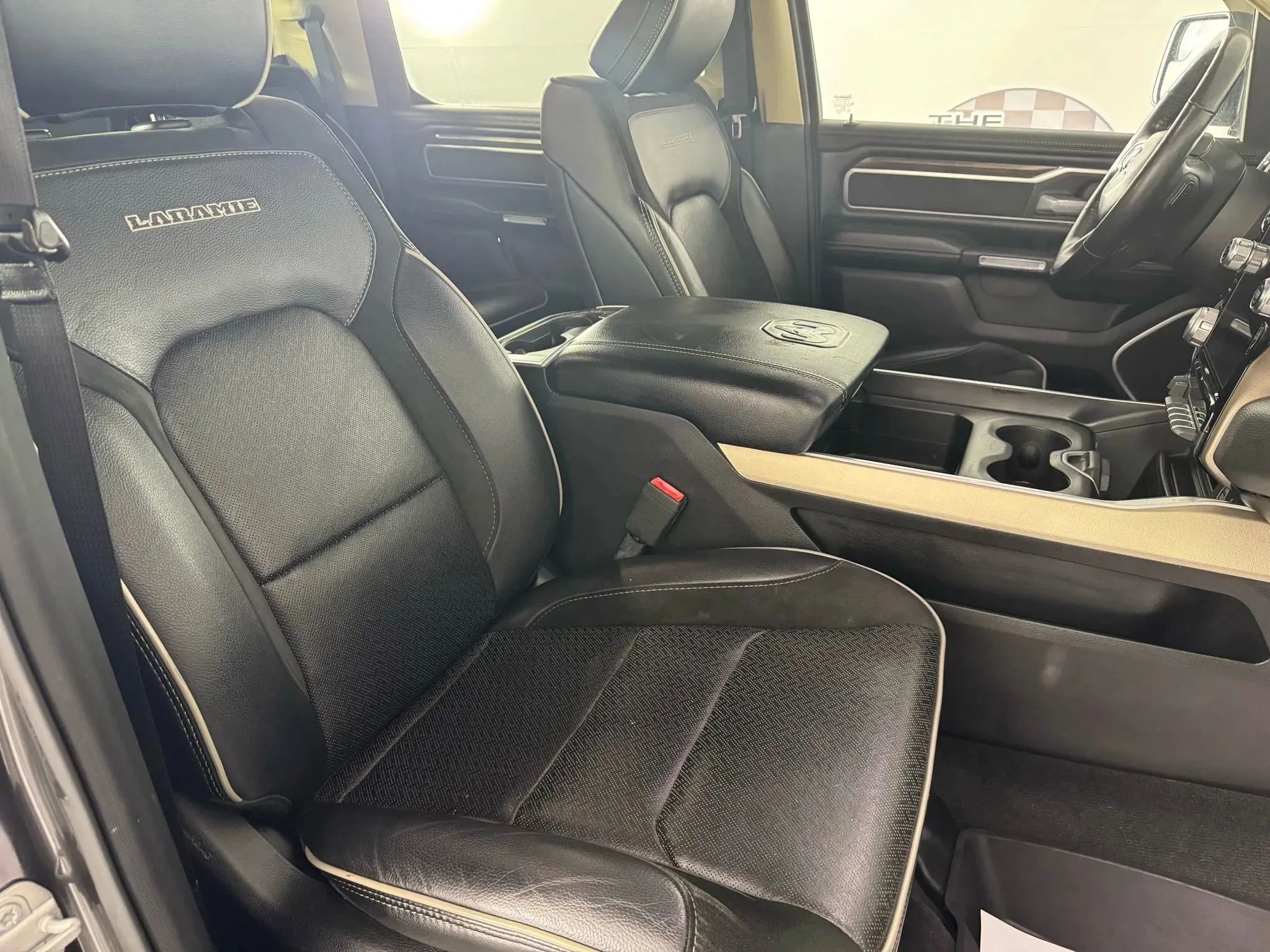 Used 2020 RAM 1500 Laramie image 34