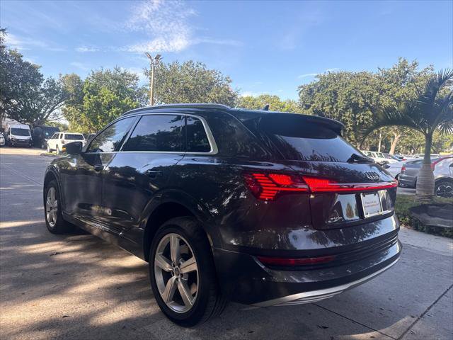 Used 2019 Audi e-tron Premium Plus AWD/4WD image 9