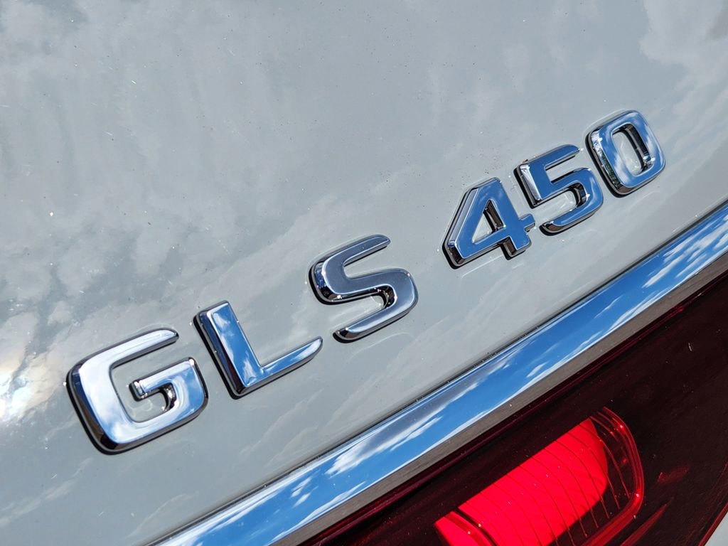 Used 2025 Mercedes-Benz GLS 450 4MATIC image 11