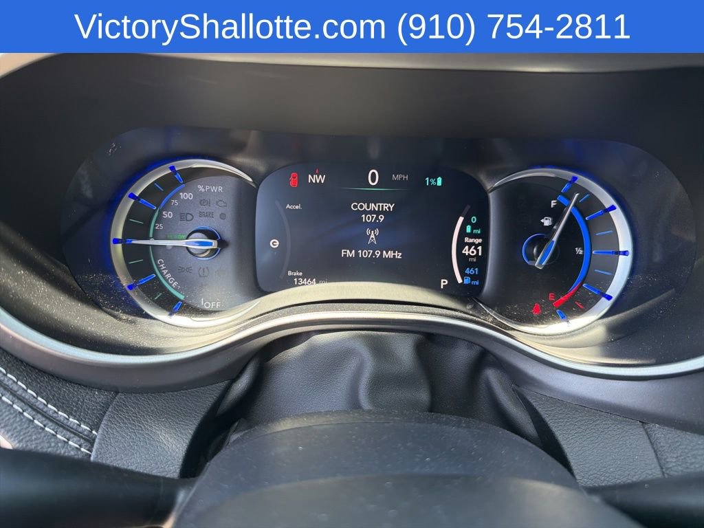 Used 2025 Chrysler Pacifica Select FWD image 4