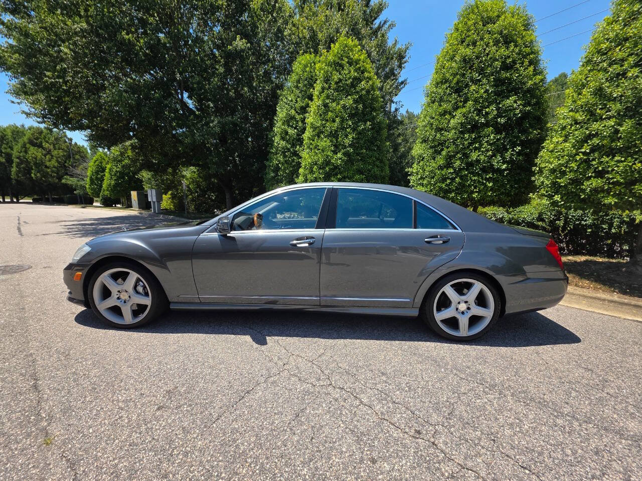 Used 2011 Mercedes-Benz S 550 w/ Sport Pkg Plus One image 2