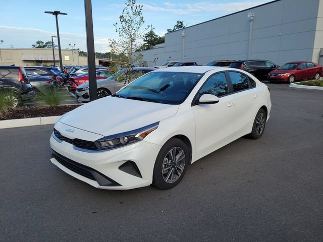 Used 2024 Kia Forte LXS FWD image 4