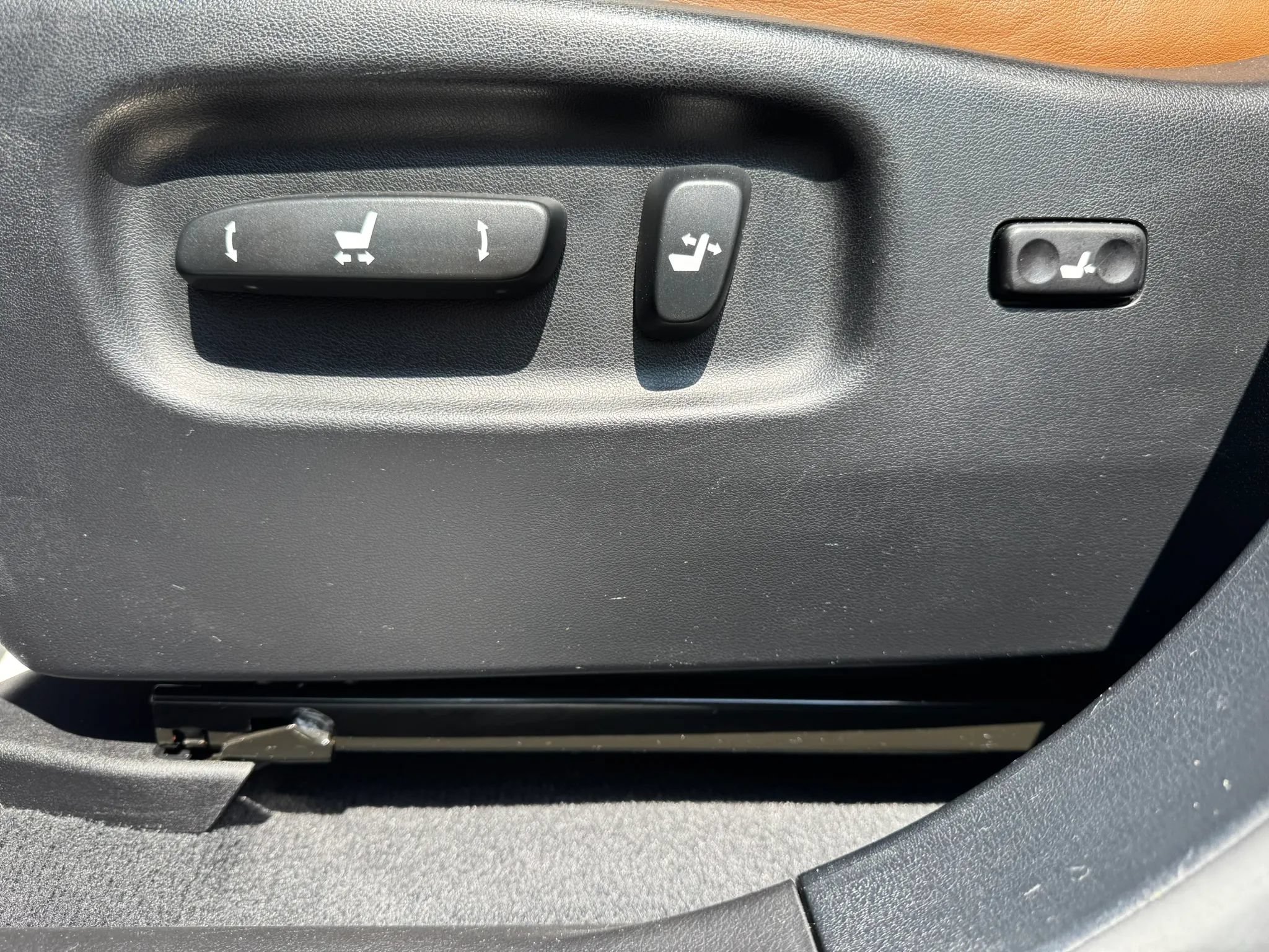 Used 2013 Lexus RX 350 AWD w/ Navigation Pkg image 11