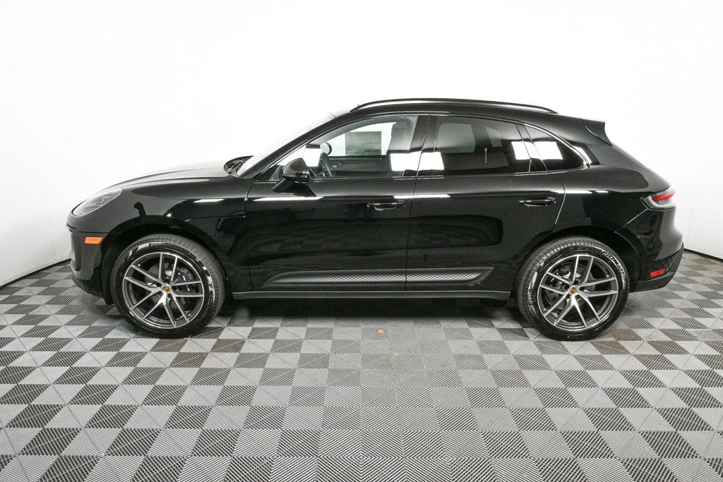 Certified 2026 Porsche Macan AWD/4WD image 2