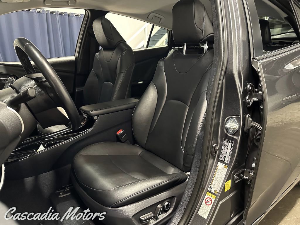 Used 2018 Toyota Prius Four w/ Advanced Technology Package FWD image 8