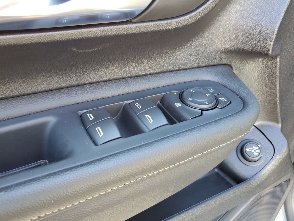 Used 2024 GMC Terrain SLT w/ LPO, Floor Liner Package AWD/4WD image 13