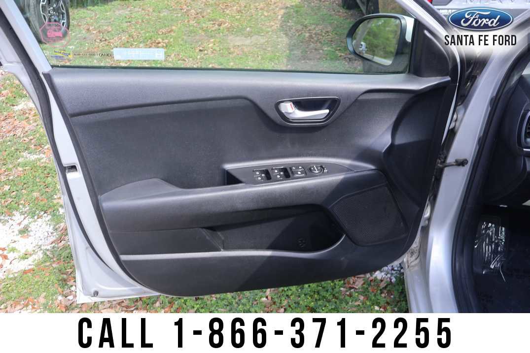 Used 2019 Kia Rio LX image 7