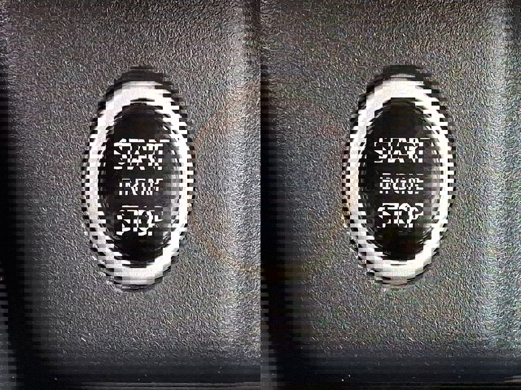 Used 2023 Nissan Rogue SV image 24