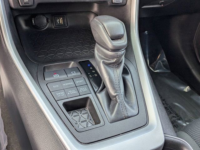 Used 2024 Toyota RAV4 LE image 18