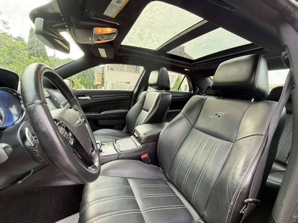 Used 2014 Chrysler 300 S AWD/4WD image 10