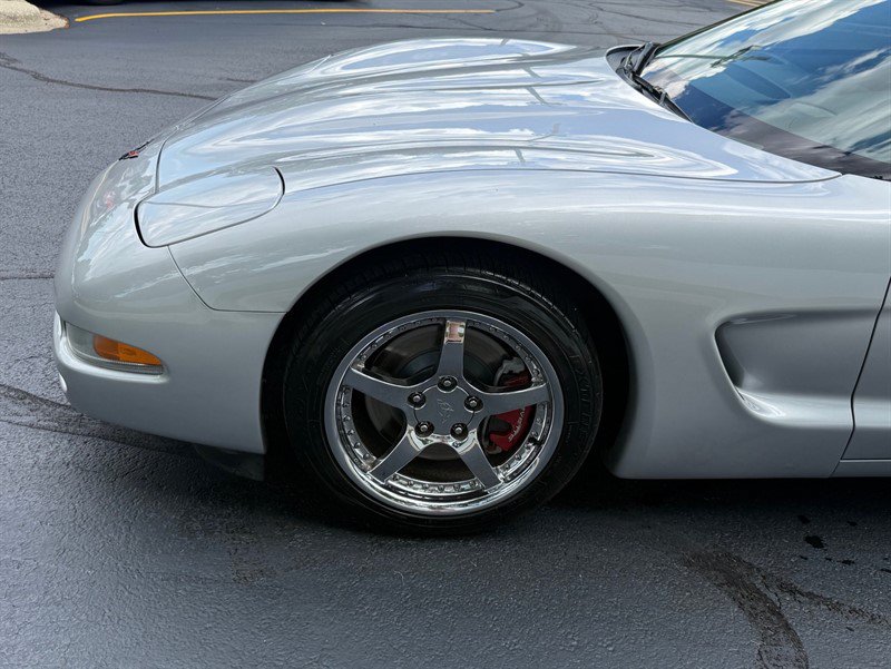 Used 2002 Chevrolet Corvette Coupe w/ Preferred Equipment Group2 RWD image 35
