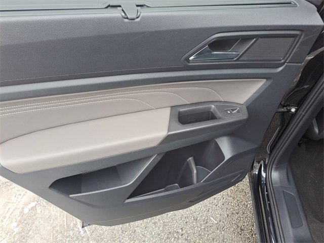 Used 2023 Volkswagen Atlas SEL R-Line image 10