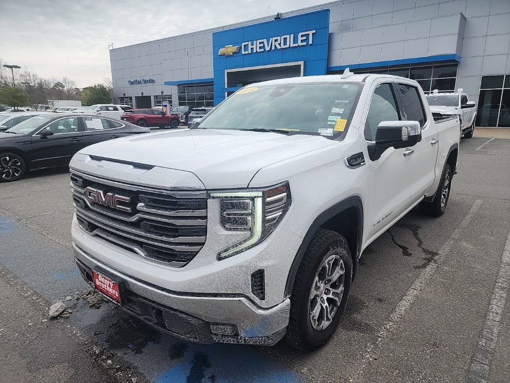 Used 2025 GMC Sierra 1500 SLT image 2