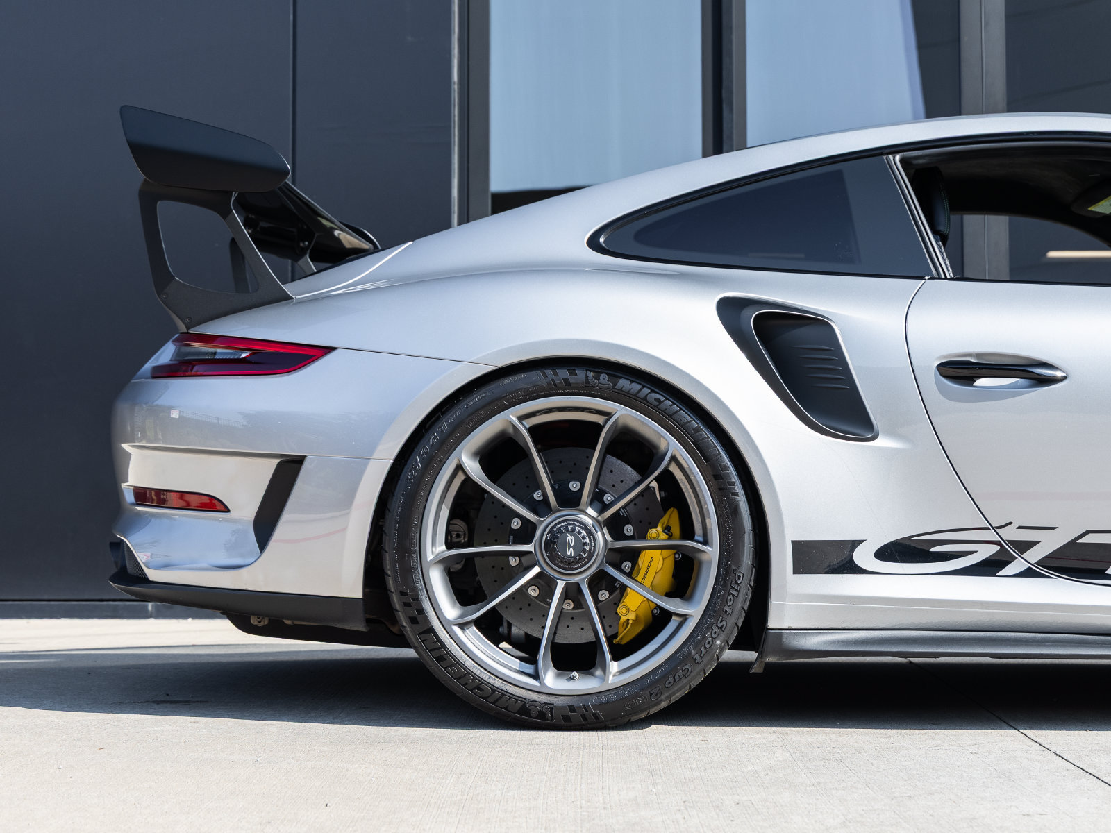 Certified 2019 Porsche 911 GT3 RS RWD image 35