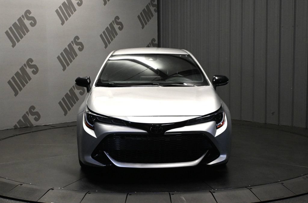 Used 2022 Toyota Corolla SE FWD image 2