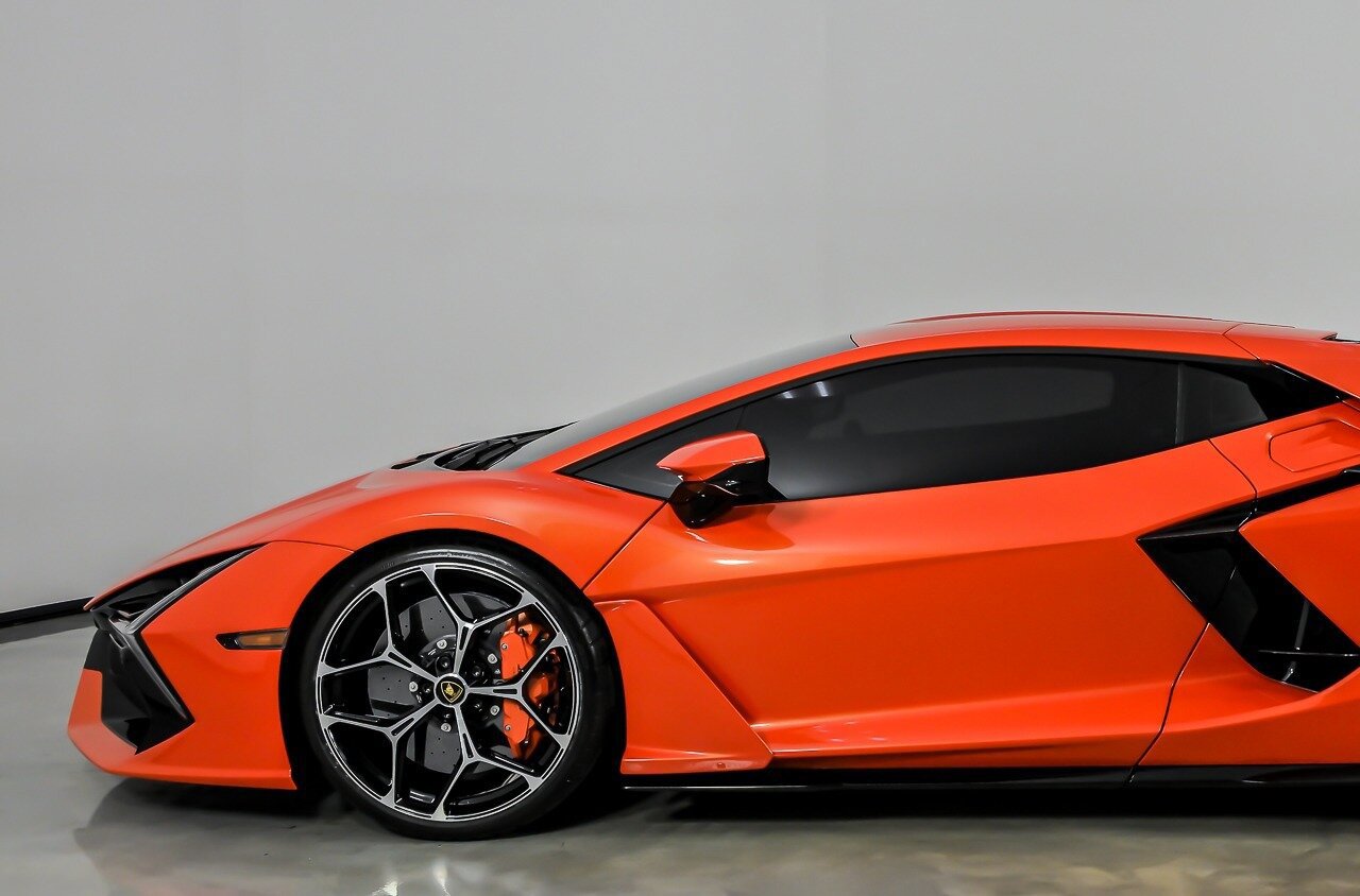 Used 2024 Lamborghini Revuelto AWD/4WD image 7