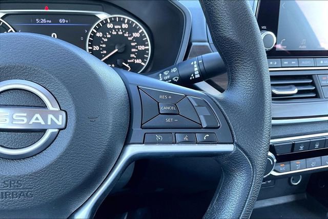 Used 2024 Nissan Altima 2.5 SV FWD image 18
