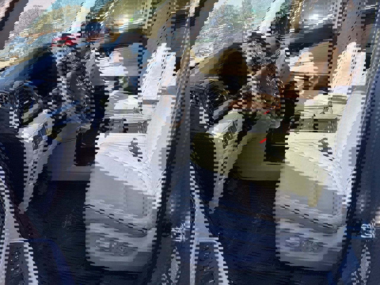 Used 2025 Honda Odyssey Touring image 10