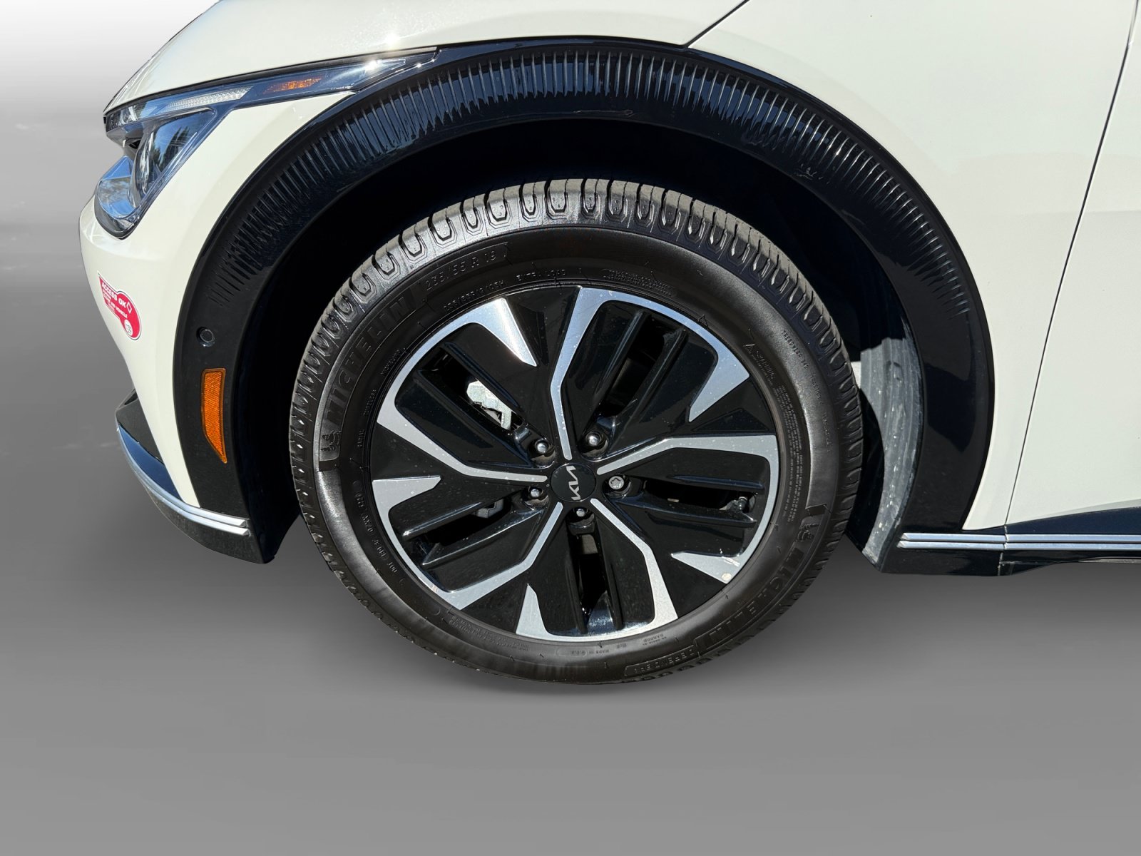 Used 2023 Kia EV6 Wind w/ Wind Technology Package AWD/4WD image 9