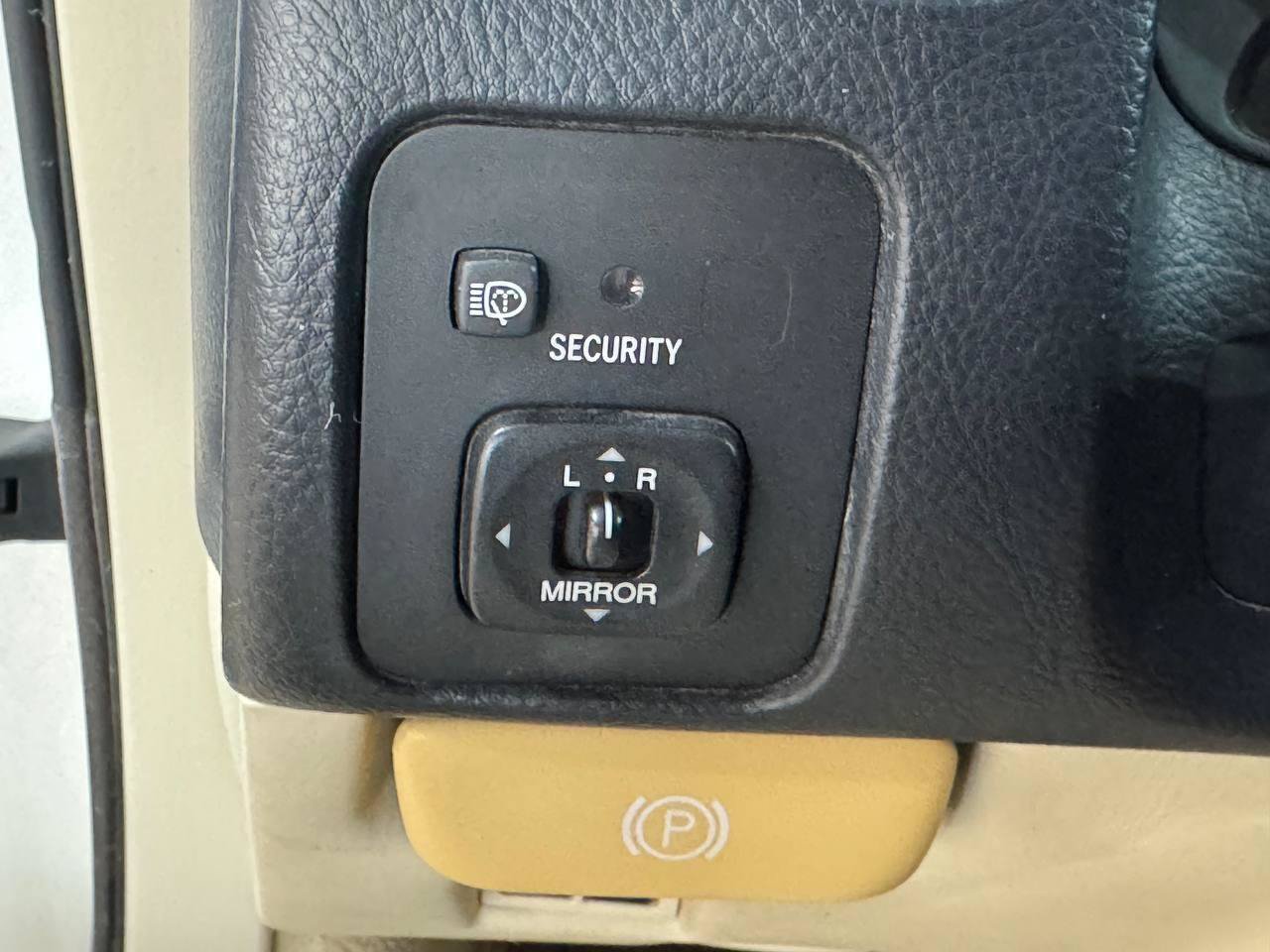 Used 2004 Lexus SC 430 Convertible RWD image 17