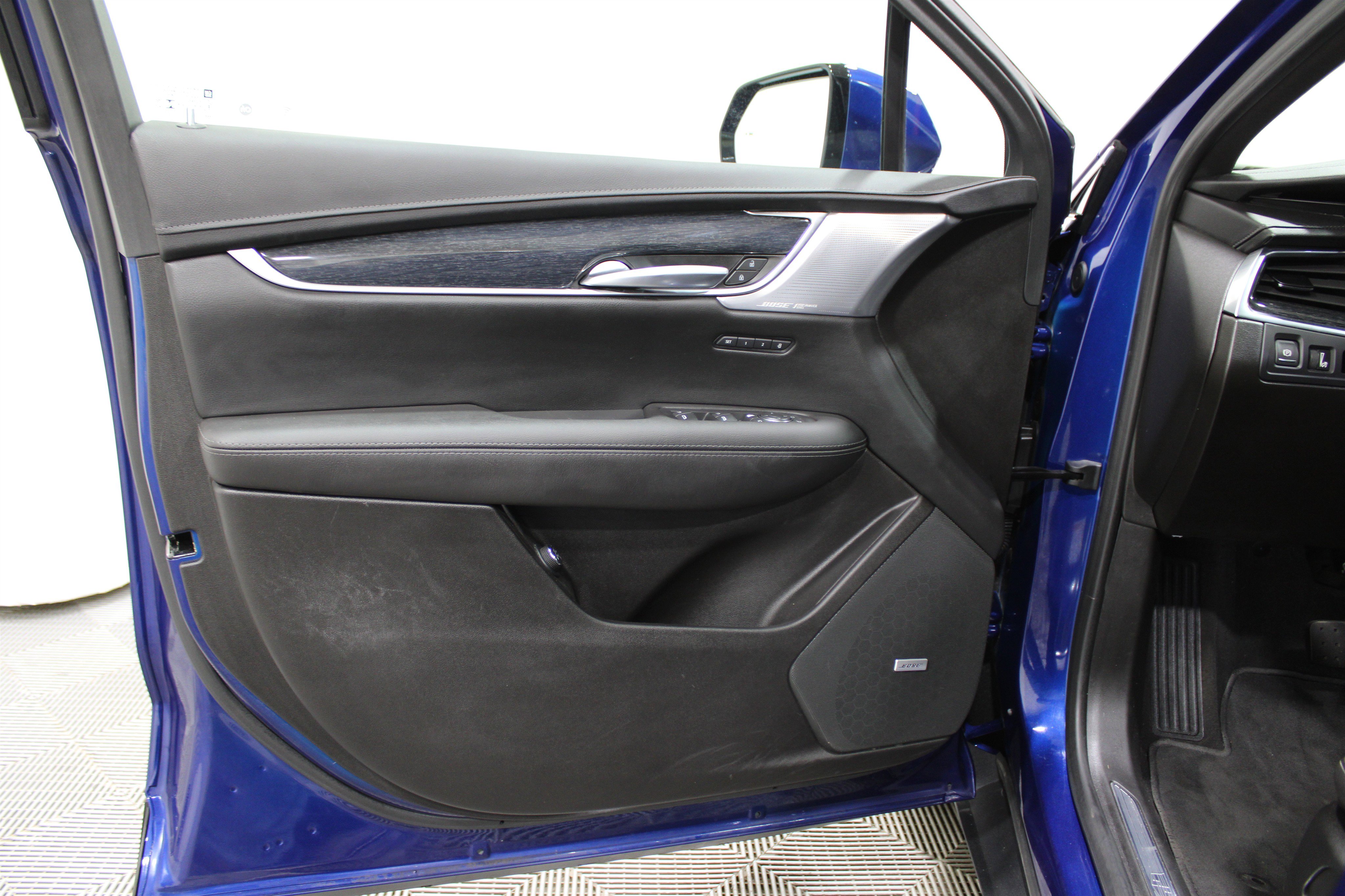 Certified 2023 Cadillac XT5 Premium Luxury image 6