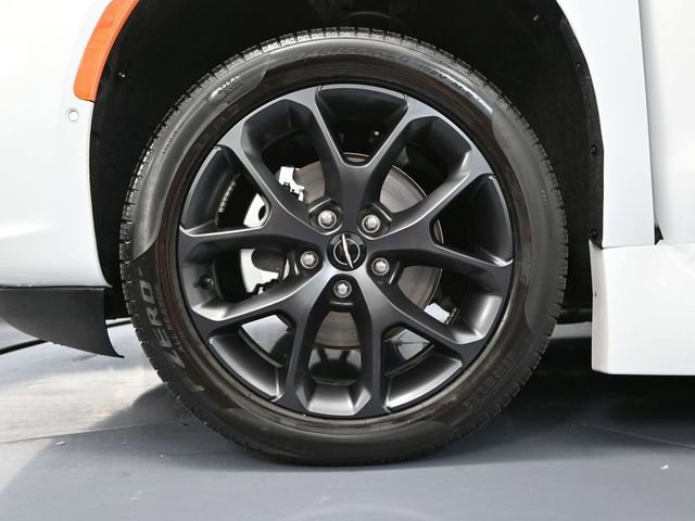 Used 2022 Chrysler Pacifica Touring-L w/ Uconnect Theater Family Group image 20