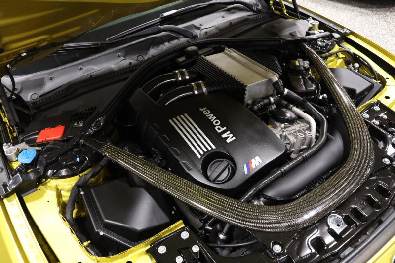 Used 2019 BMW M4 Coupe w/ Executive Package RWD image 16