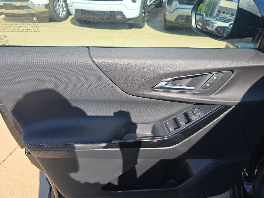 New 2027 Chevrolet Equinox LT w/ LPO, Floor Liner Package FWD image 12
