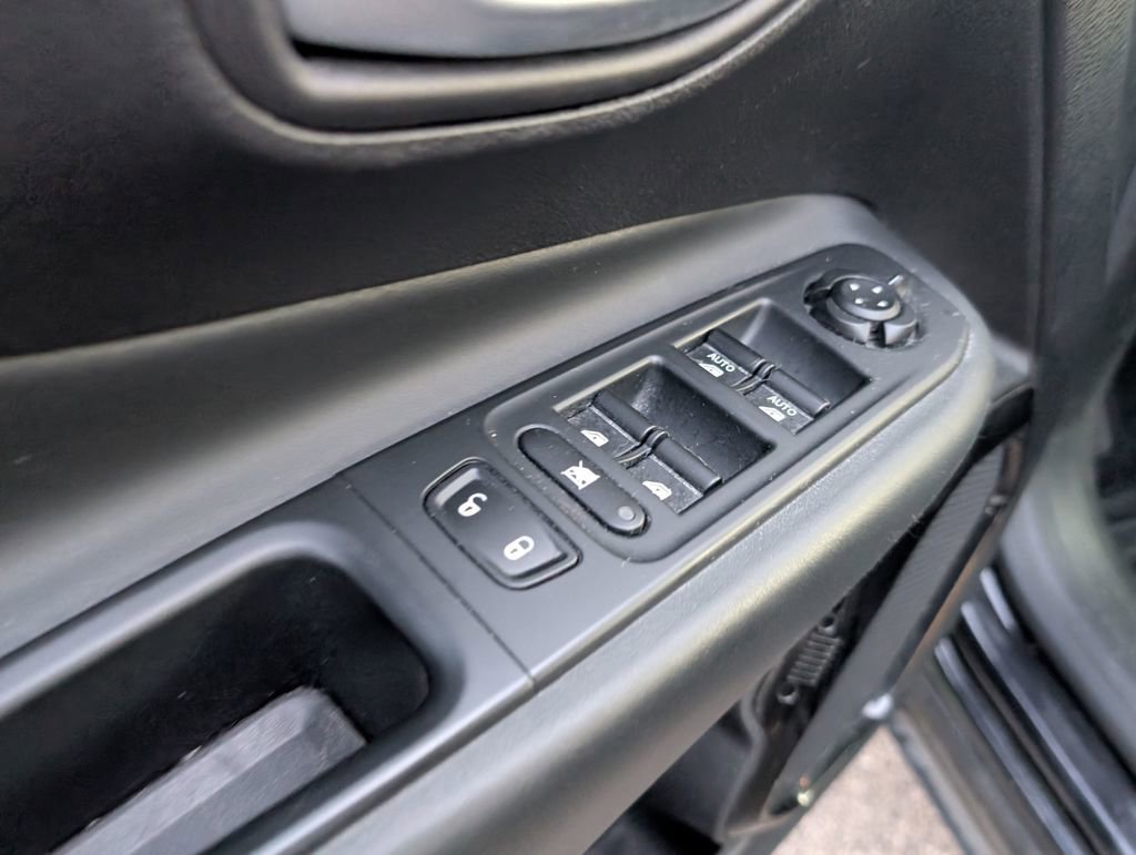 Used 2016 Jeep Renegade Latitude image 15