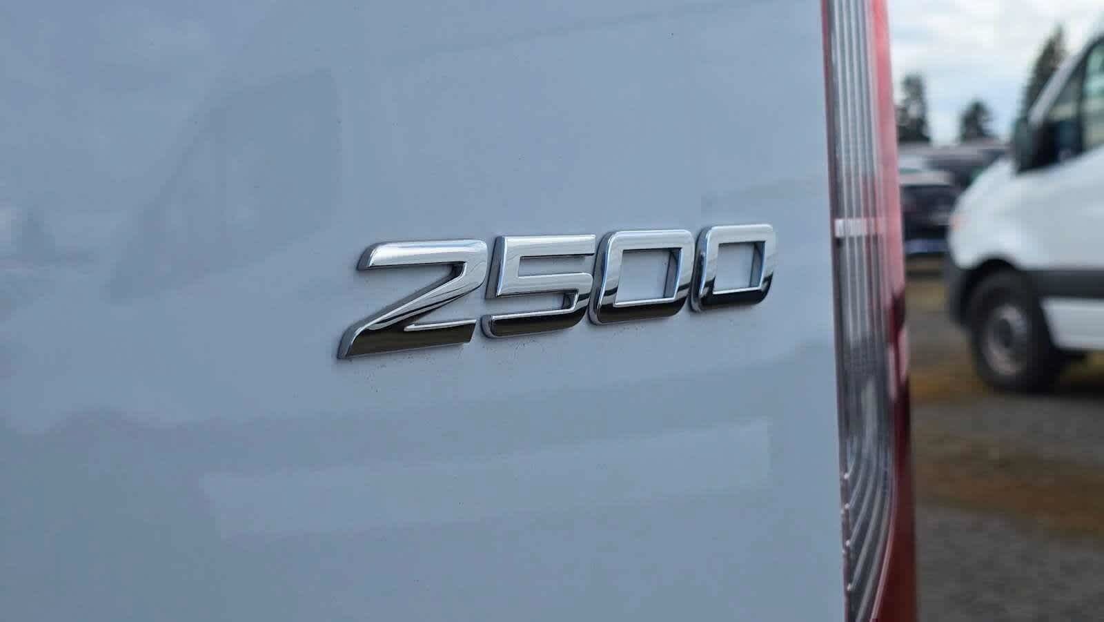 Used 2025 Mercedes-Benz Sprinter 2500 image 19